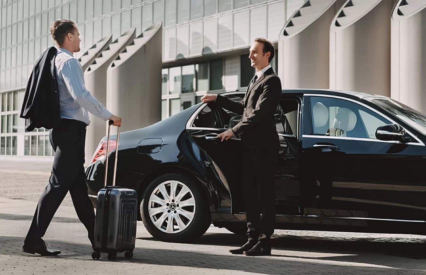 PRIVATE TRANSFERS AND DAILY RENTALS
